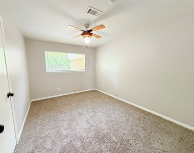 20729 Canterbury Road - Photo Thumbnail 16