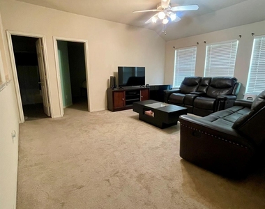 931 N Sky Drive - Photo Thumbnail 16