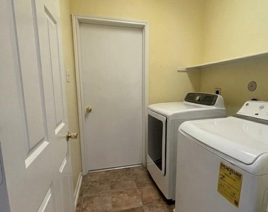 931 N Sky Drive - Photo Thumbnail 5