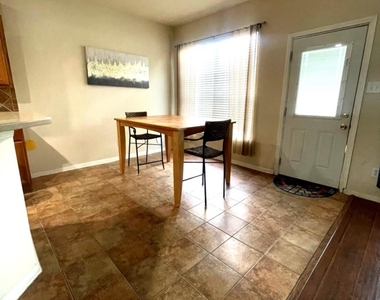 931 N Sky Drive - Photo Thumbnail 3