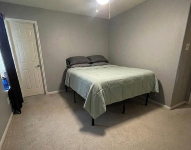 931 N Sky Drive - Photo Thumbnail 9