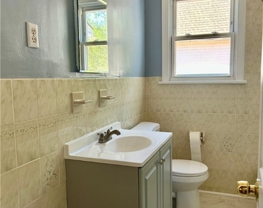 314 Thompson Street - Photo Thumbnail 6