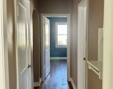 314 Thompson Street - Photo Thumbnail 7