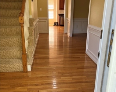 4925 Saddleridge Court - Photo Thumbnail 7