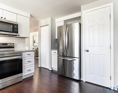 10312 Genlou Road - Photo Thumbnail 4