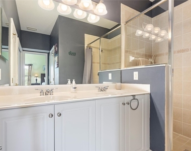 3210 Cottonwood Bend - Photo Thumbnail 20