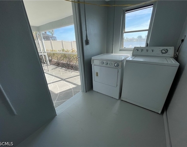 1156 Sw 43rd Street - Photo Thumbnail 10