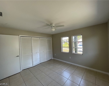 1156 Sw 43rd Street - Photo Thumbnail 4