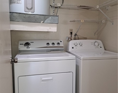 10525 Putnam Court - Photo Thumbnail 14