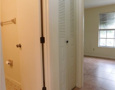 10525 Putnam Court - Photo Thumbnail 13