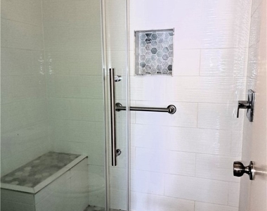 10525 Putnam Court - Photo Thumbnail 8