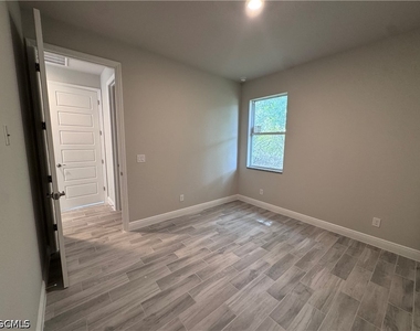 1305 Andover Drive - Photo Thumbnail 6