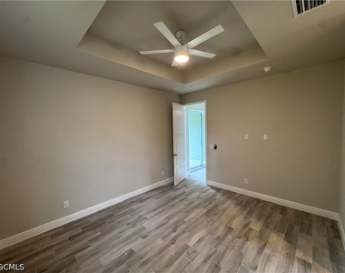 1305 Andover Drive - Photo Thumbnail 7