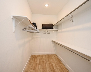 5007 Briscoe Street - Photo Thumbnail 10