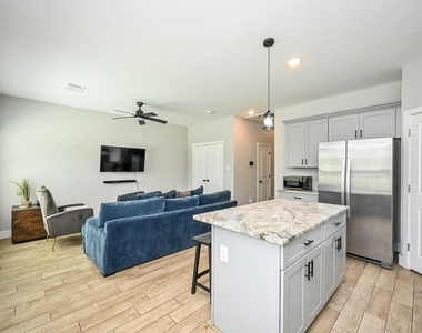 5007 Briscoe Street - Photo Thumbnail 6