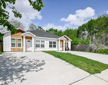 5007 Briscoe Street - Photo Thumbnail 1