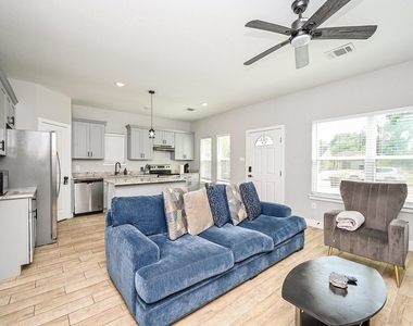 5007 Briscoe Street - Photo Thumbnail 8