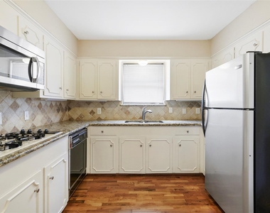 4406 Rosebay Drive - Photo Thumbnail 11