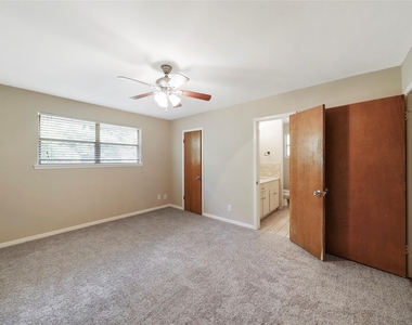 4406 Rosebay Drive - Photo Thumbnail 22