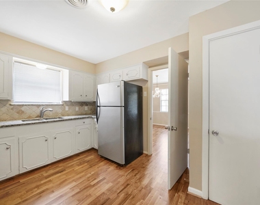 4406 Rosebay Drive - Photo Thumbnail 13