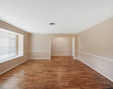 4406 Rosebay Drive - Photo Thumbnail 4