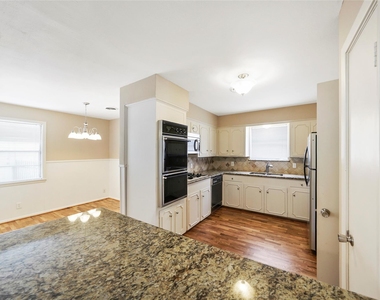 4406 Rosebay Drive - Photo Thumbnail 10