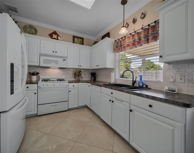 9514 Trailing Moss Drive - Photo Thumbnail 12