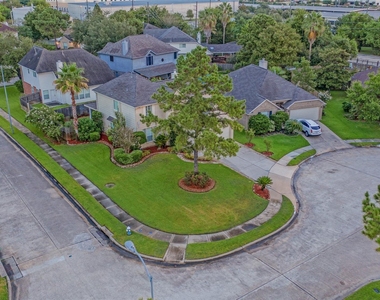 9514 Trailing Moss Drive - Photo Thumbnail 39