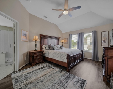 9514 Trailing Moss Drive - Photo Thumbnail 17