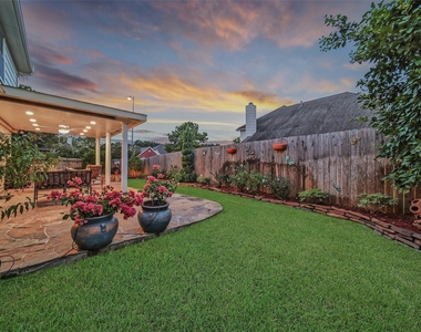 9514 Trailing Moss Drive - Photo Thumbnail 32