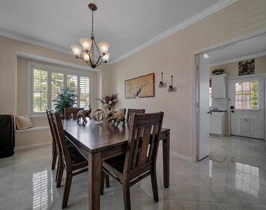 9514 Trailing Moss Drive - Photo Thumbnail 6