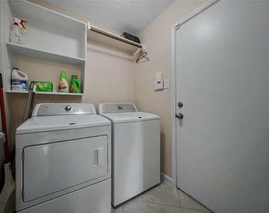9514 Trailing Moss Drive - Photo Thumbnail 27
