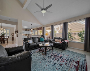 9514 Trailing Moss Drive - Photo Thumbnail 10