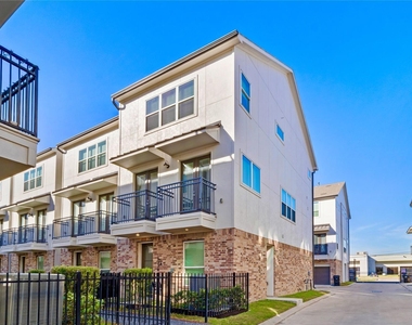 1270 N Post Oak Road - Photo Thumbnail 5
