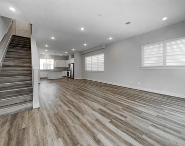 1270 N Post Oak Road - Photo Thumbnail 20
