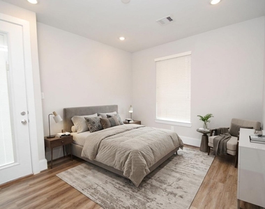 1270 N Post Oak Road - Photo Thumbnail 12
