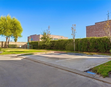 1270 N Post Oak Road - Photo Thumbnail 37
