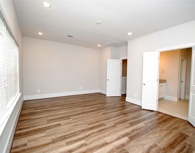 1270 N Post Oak Road - Photo Thumbnail 27