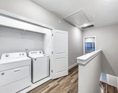 1270 N Post Oak Road - Photo Thumbnail 34