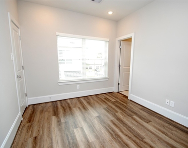 1270 N Post Oak Road - Photo Thumbnail 14