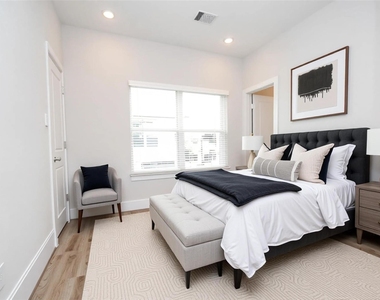 1270 N Post Oak Road - Photo Thumbnail 31