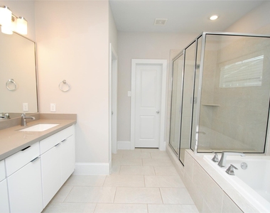 1270 N Post Oak Road - Photo Thumbnail 32