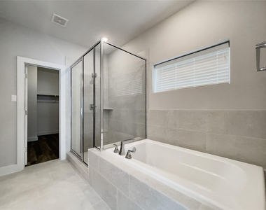 1270 N Post Oak Road - Photo Thumbnail 33