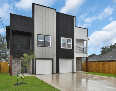 7415 Hezekiah Ln - Photo Thumbnail 7