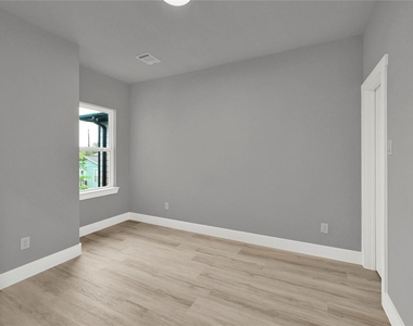 7415 Hezekiah Ln - Photo Thumbnail 1