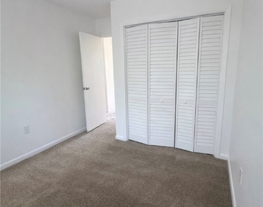 3325 Airport Road N - Photo Thumbnail 4