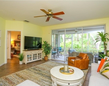 3775 Fieldstone Boulevard - Photo Thumbnail 3