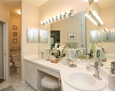 3775 Fieldstone Boulevard - Photo Thumbnail 13