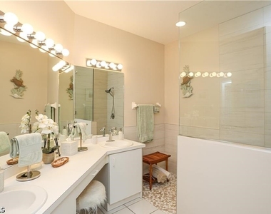 3775 Fieldstone Boulevard - Photo Thumbnail 14