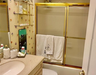 4187 Lakewood Boulevard - Photo Thumbnail 10